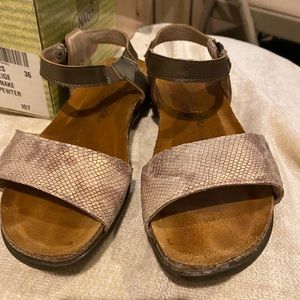 Naot Womens sandals